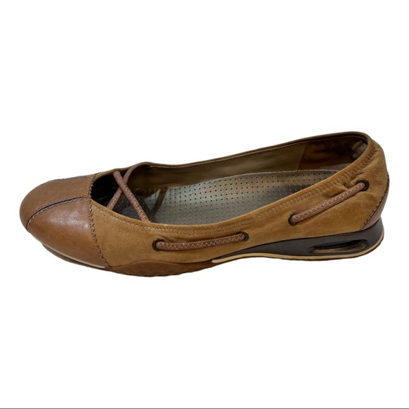 Cole Haan Nike Air Cognac Leather and suede Flats Size 9AA, fits an 8.5 M - Picture 2 of 9